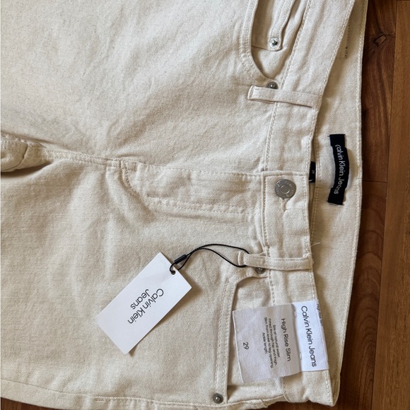 Calvin Klein Women's Straight Leg Cream Jeans - Picture 3 of 4